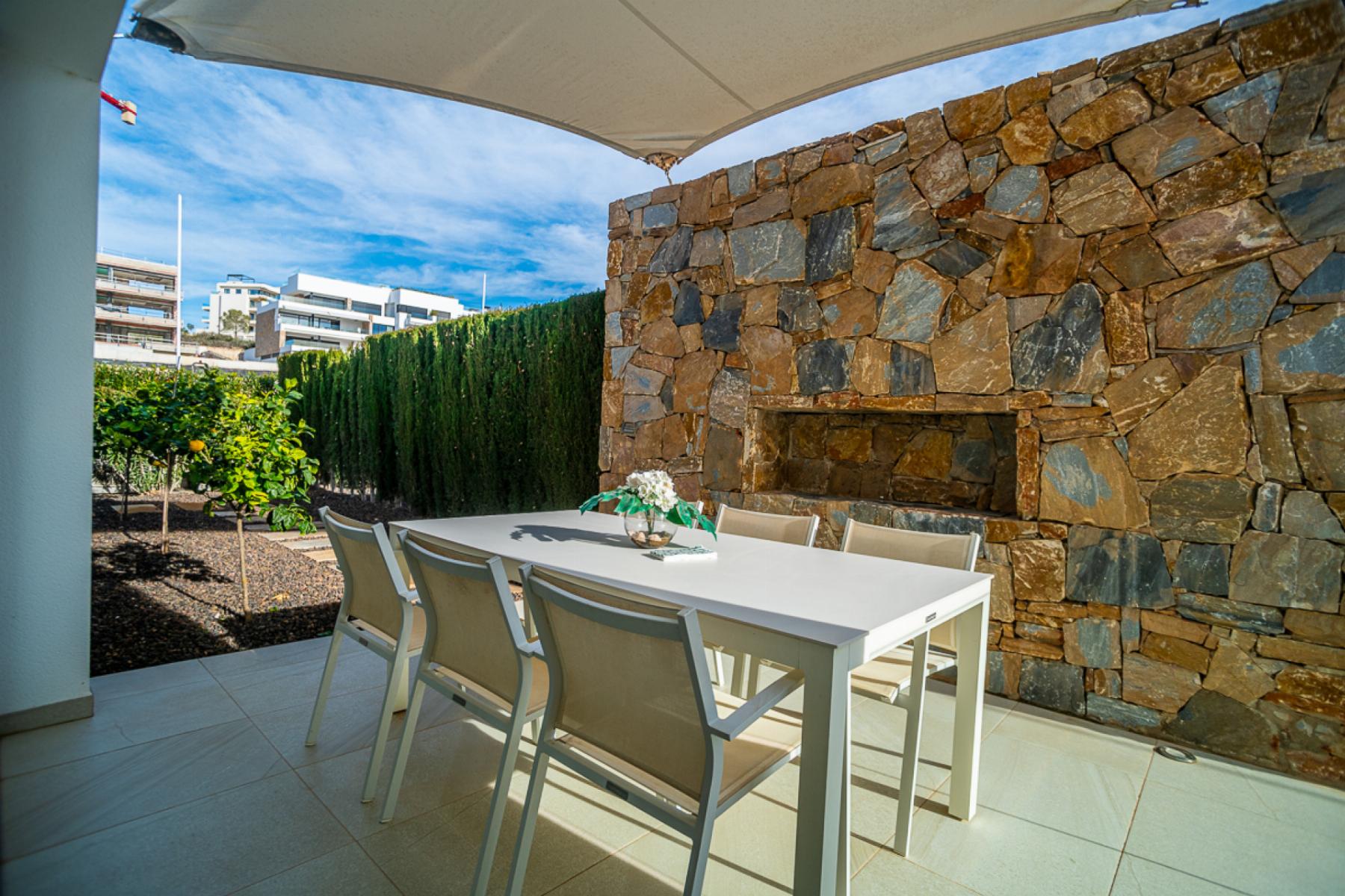 For sale of villa in Orihuela Costa