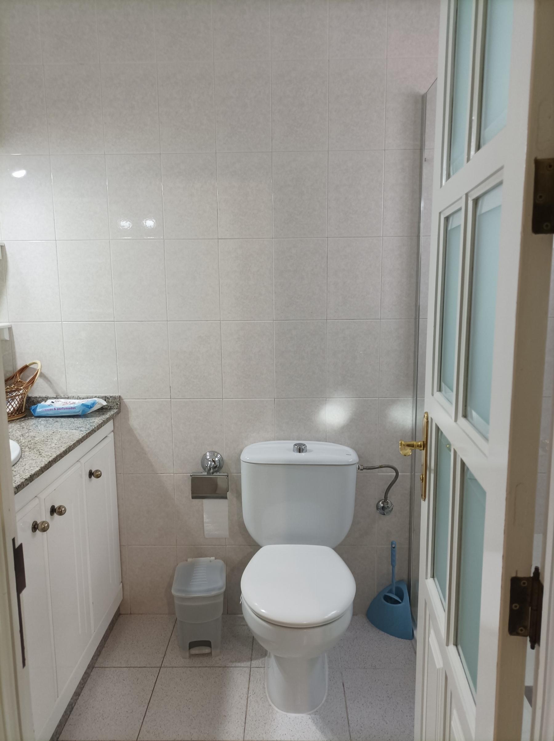 Suite bathroom