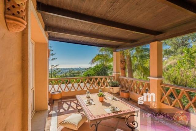 For sale of chalet in Estepona