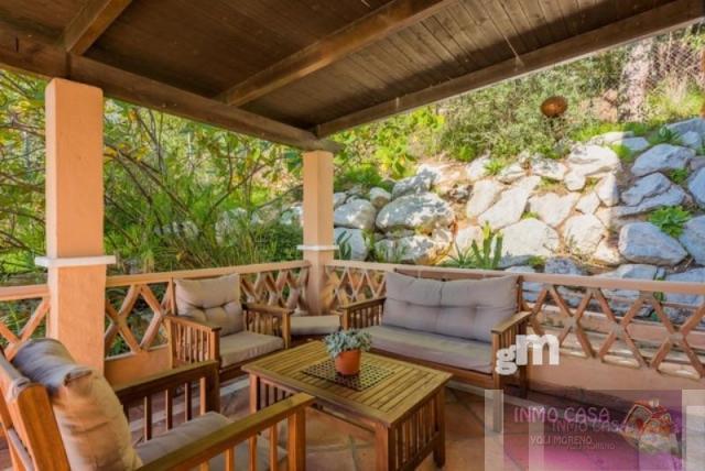 For sale of chalet in Estepona