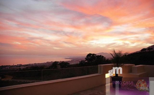 For sale of penthouse in Marbella