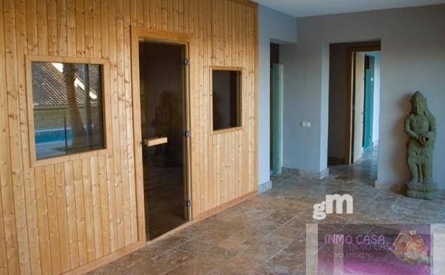For sale of penthouse in Marbella