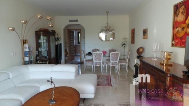 For sale of flat in Estepona