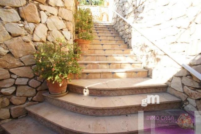 For sale of villa in Benalmádena