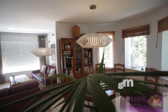 For sale of villa in Benalmádena