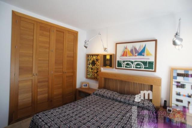 For sale of villa in Benalmádena