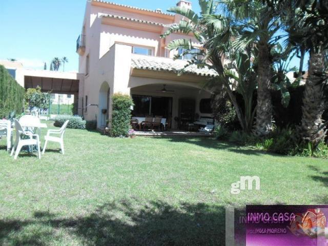 For sale of chalet in San Pedro de Alcántara