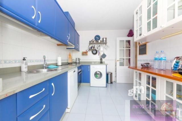 For sale of penthouse in Estepona