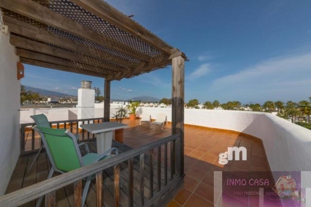 For sale of penthouse in Estepona