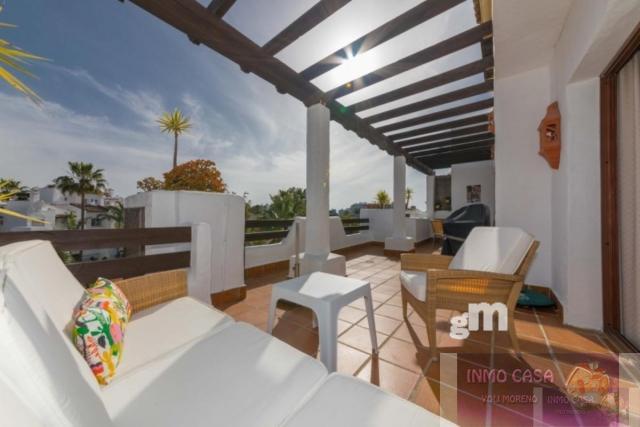 For sale of penthouse in Estepona
