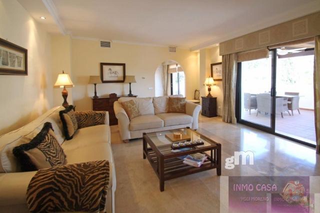 For sale of penthouse in Marbella