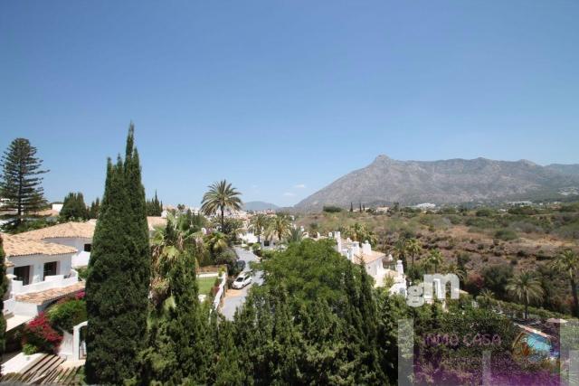 For sale of penthouse in Marbella