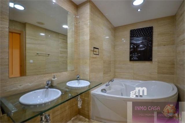 Venta de piso en Estepona