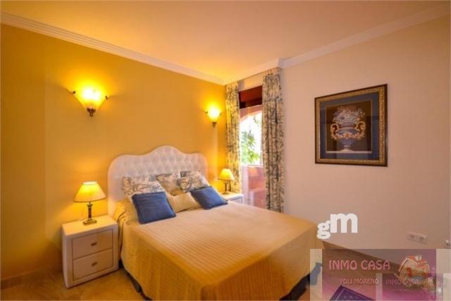 Venta de piso en Estepona