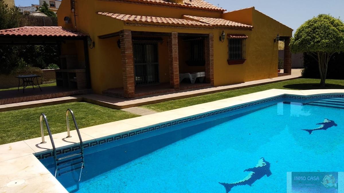 For rent of villa in Estepona