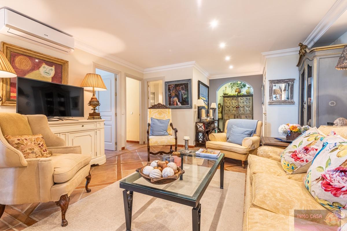 For sale of duplex in Benahavís