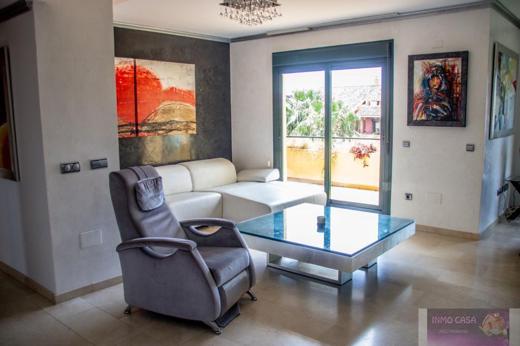 For rent of penthouse in Estepona