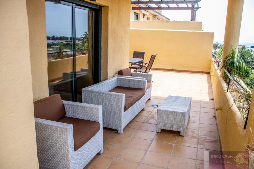 For rent of penthouse in Estepona