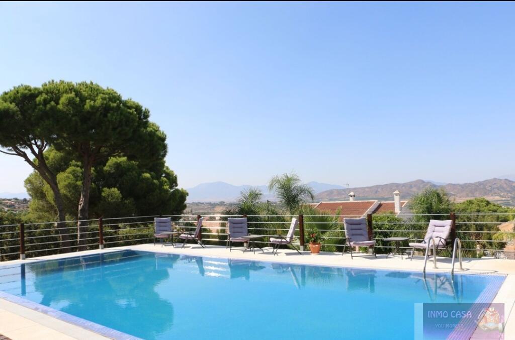 For rent of chalet in Alhaurín de la Torre