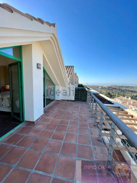 For rent of penthouse in Estepona