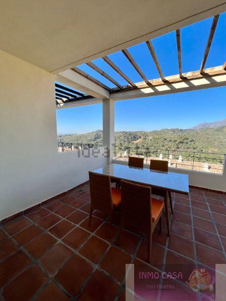 For rent of penthouse in Estepona