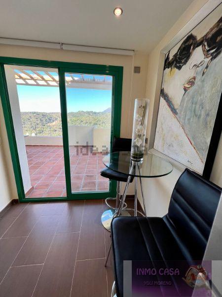 For rent of penthouse in Estepona