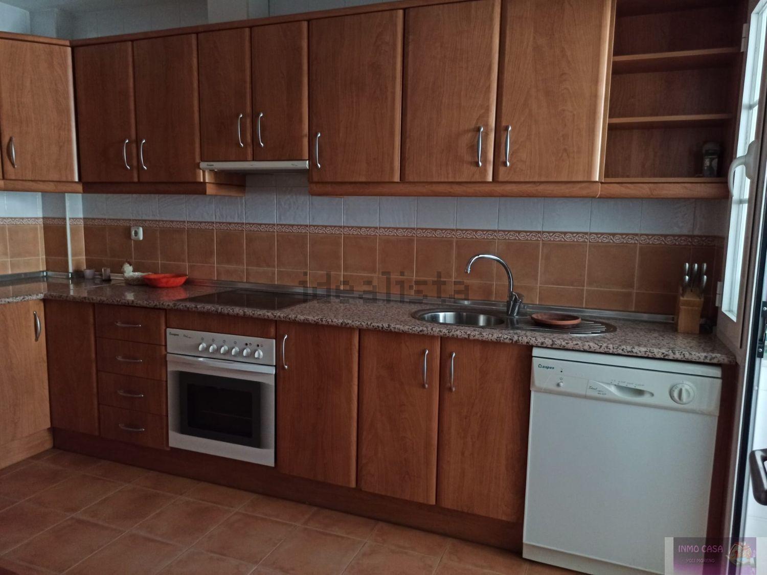 For rent of penthouse in Estepona