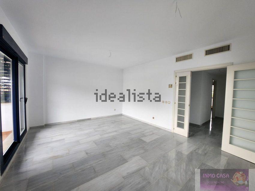 For rent of penthouse in Estepona