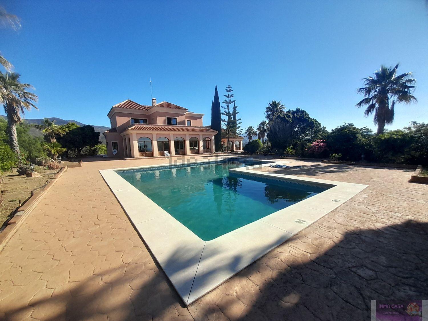 For rent of chalet in Estepona