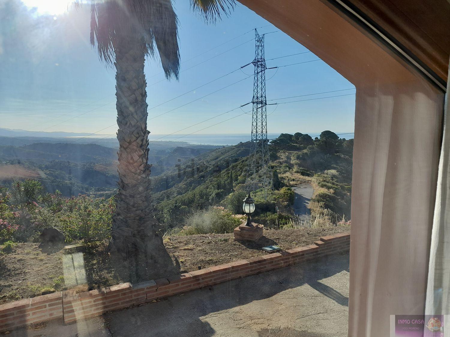 For rent of chalet in Estepona