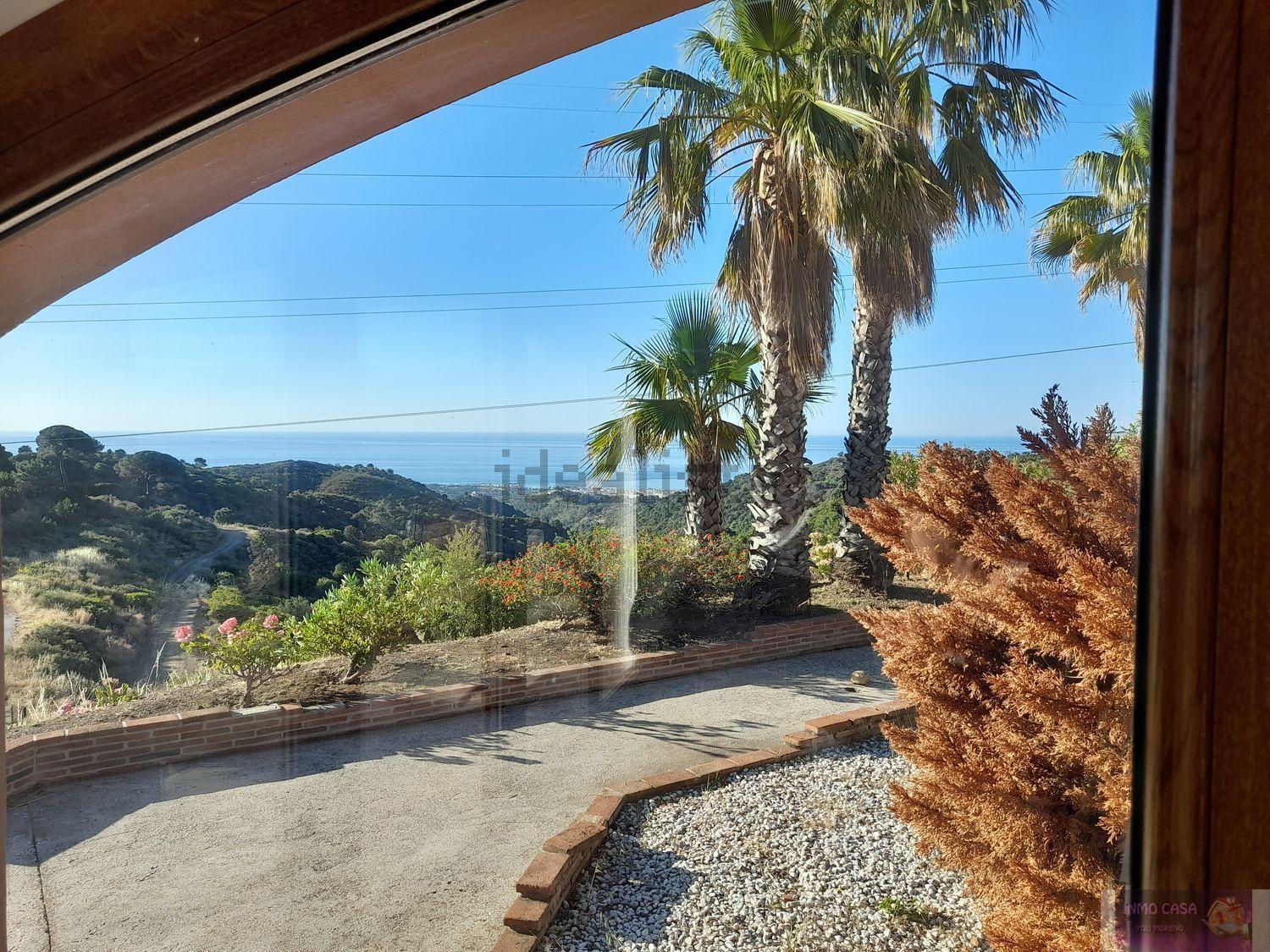 For rent of chalet in Estepona