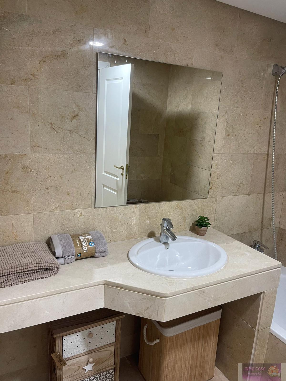 For rent of ground floor in Manilva