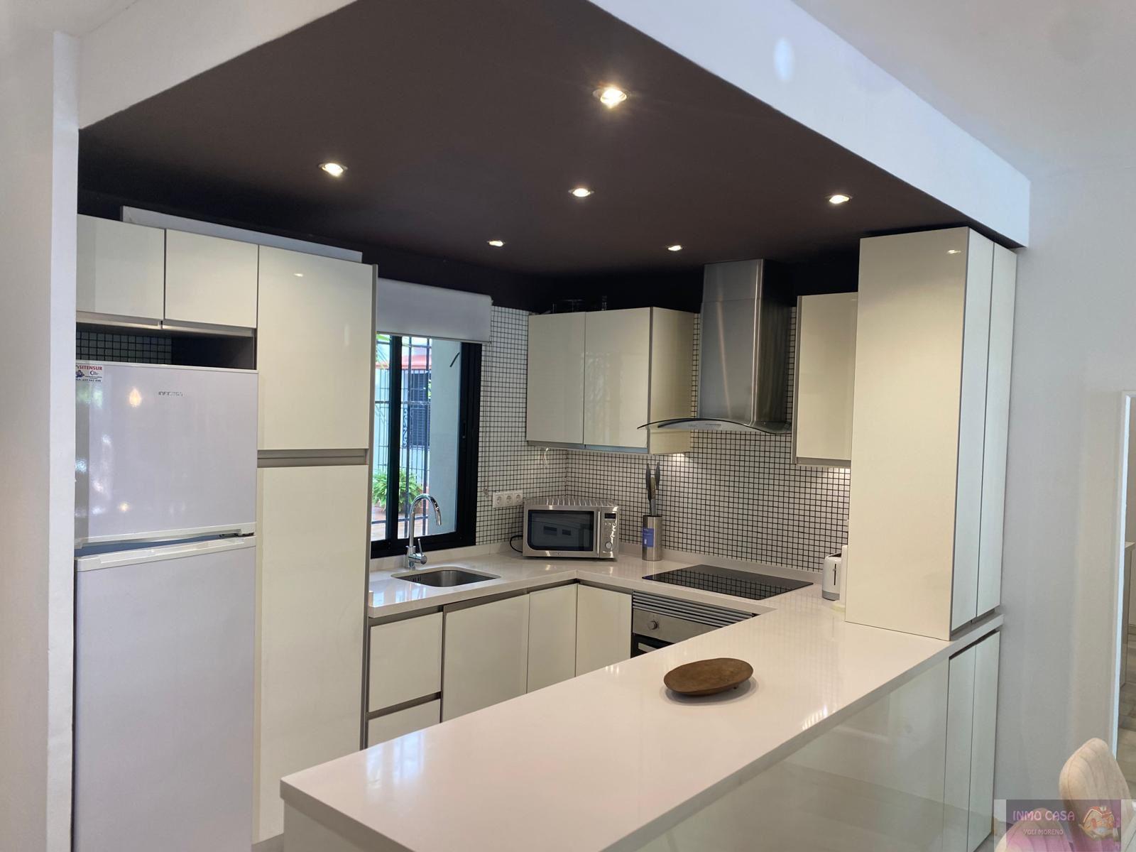 For rent of ground floor in Marbella