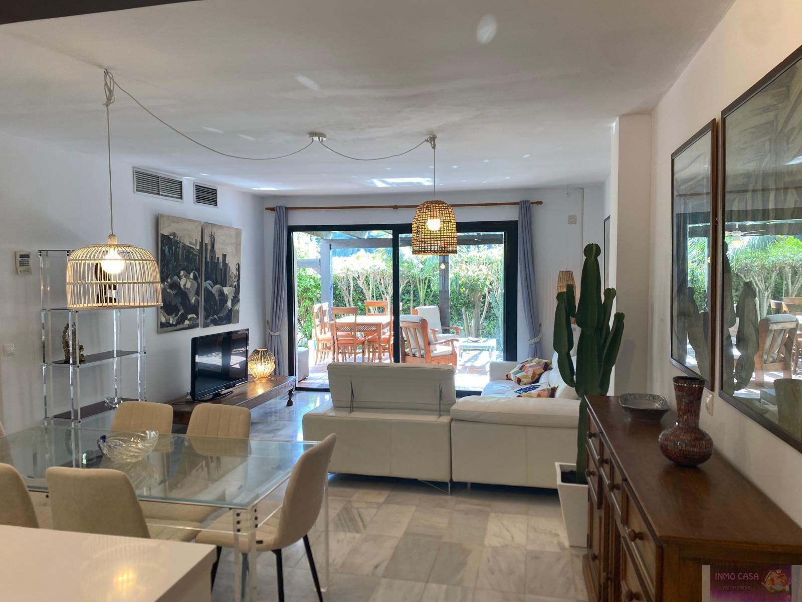 For rent of ground floor in Marbella