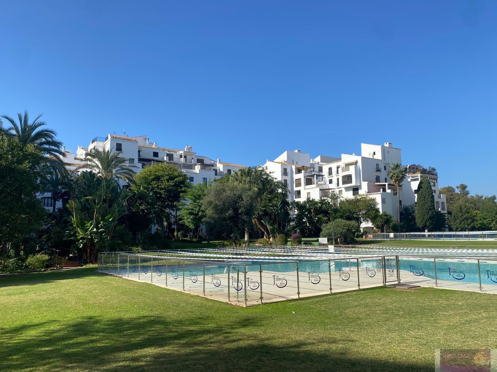 For rent of ground floor in Marbella