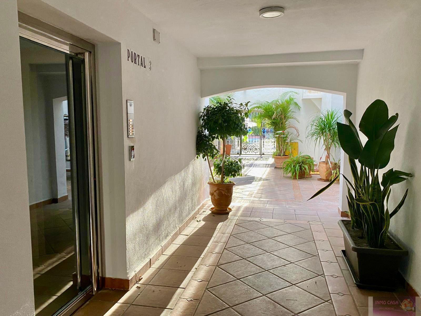 For rent of ground floor in Marbella