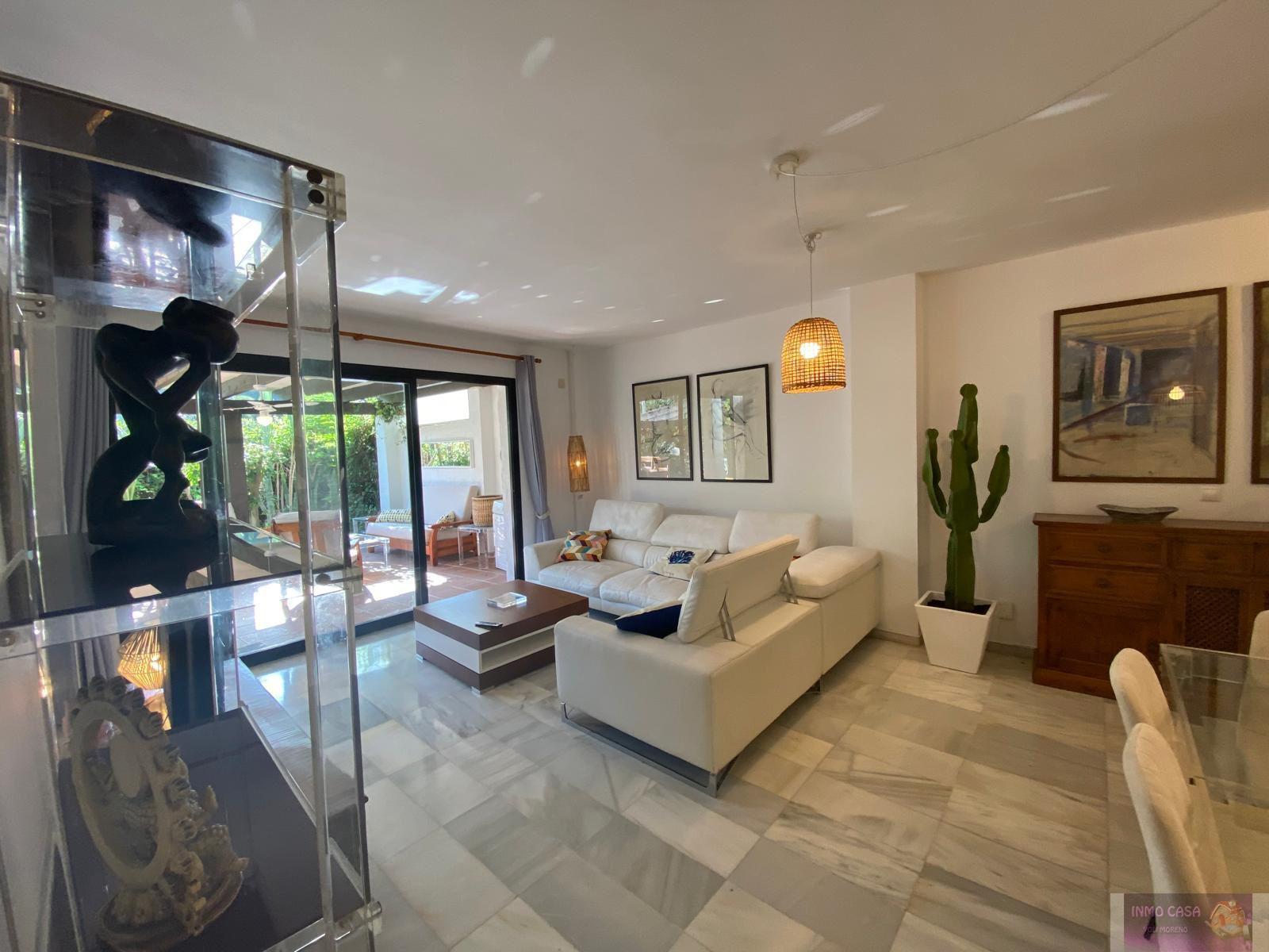 For rent of ground floor in Marbella