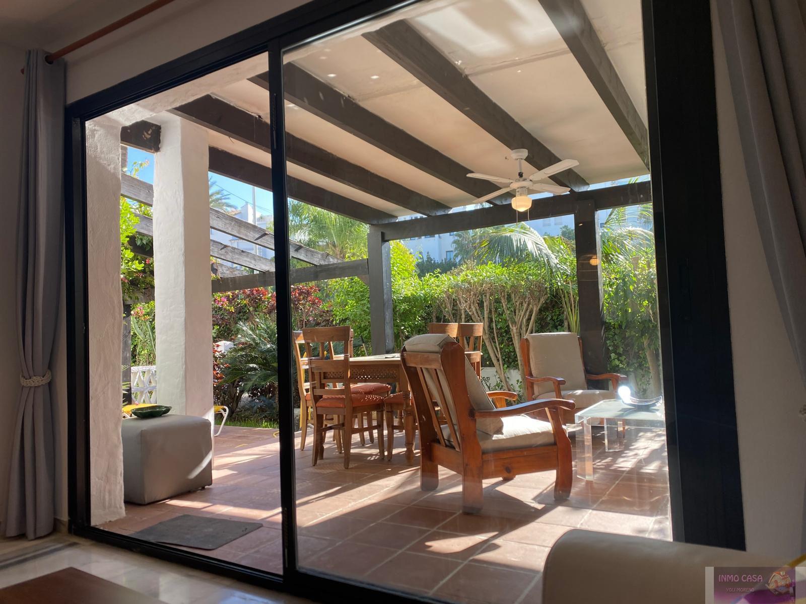 For rent of ground floor in Marbella