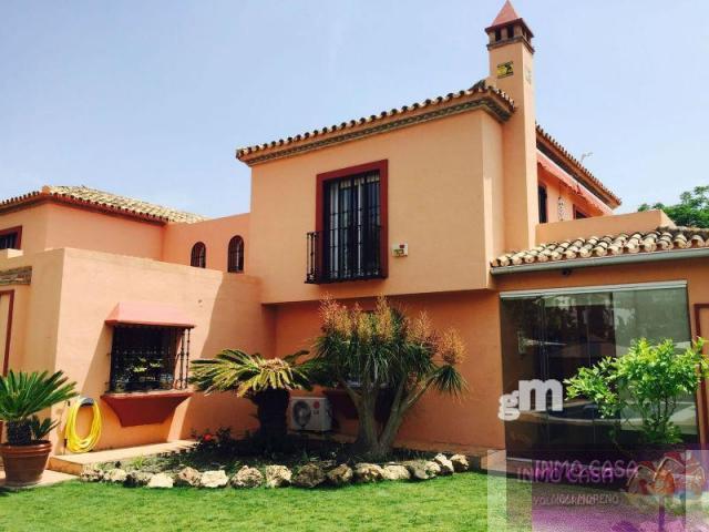 For sale of villa in San Pedro de Alcántara