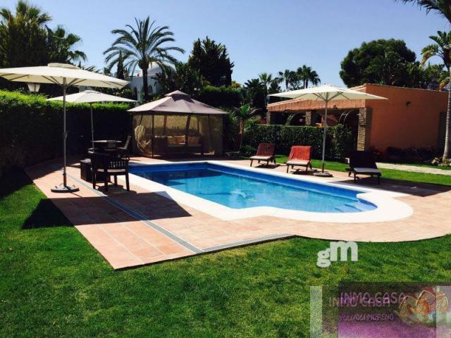 For sale of villa in San Pedro de Alcántara