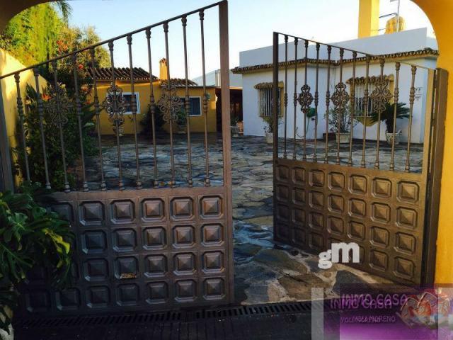 For sale of chalet in Marbella