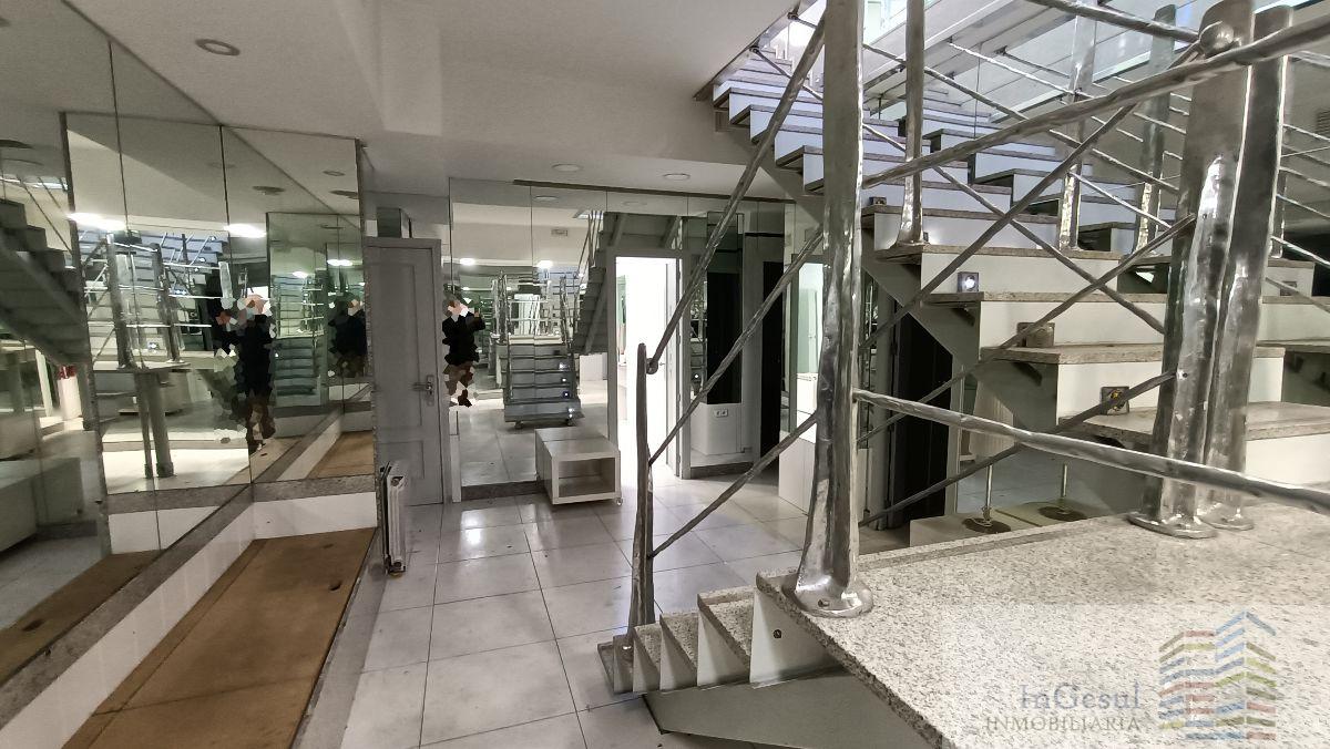 For sale of commercial in Madrid