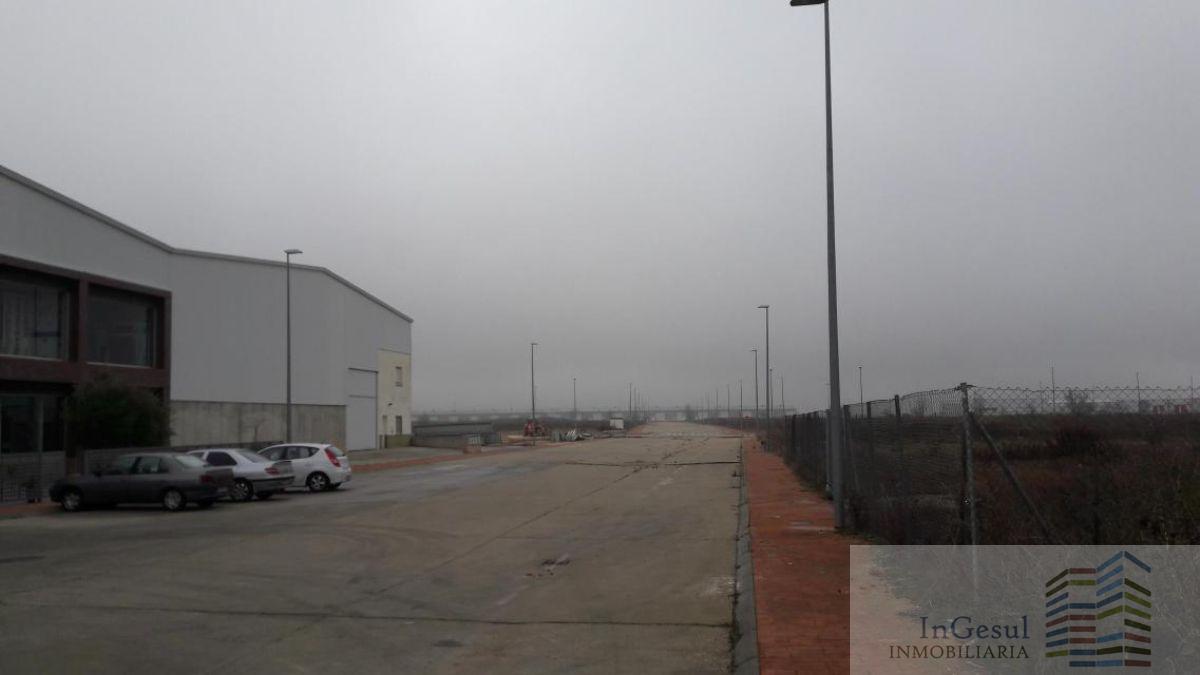 For sale of industrial plant/warehouse in Villanubla