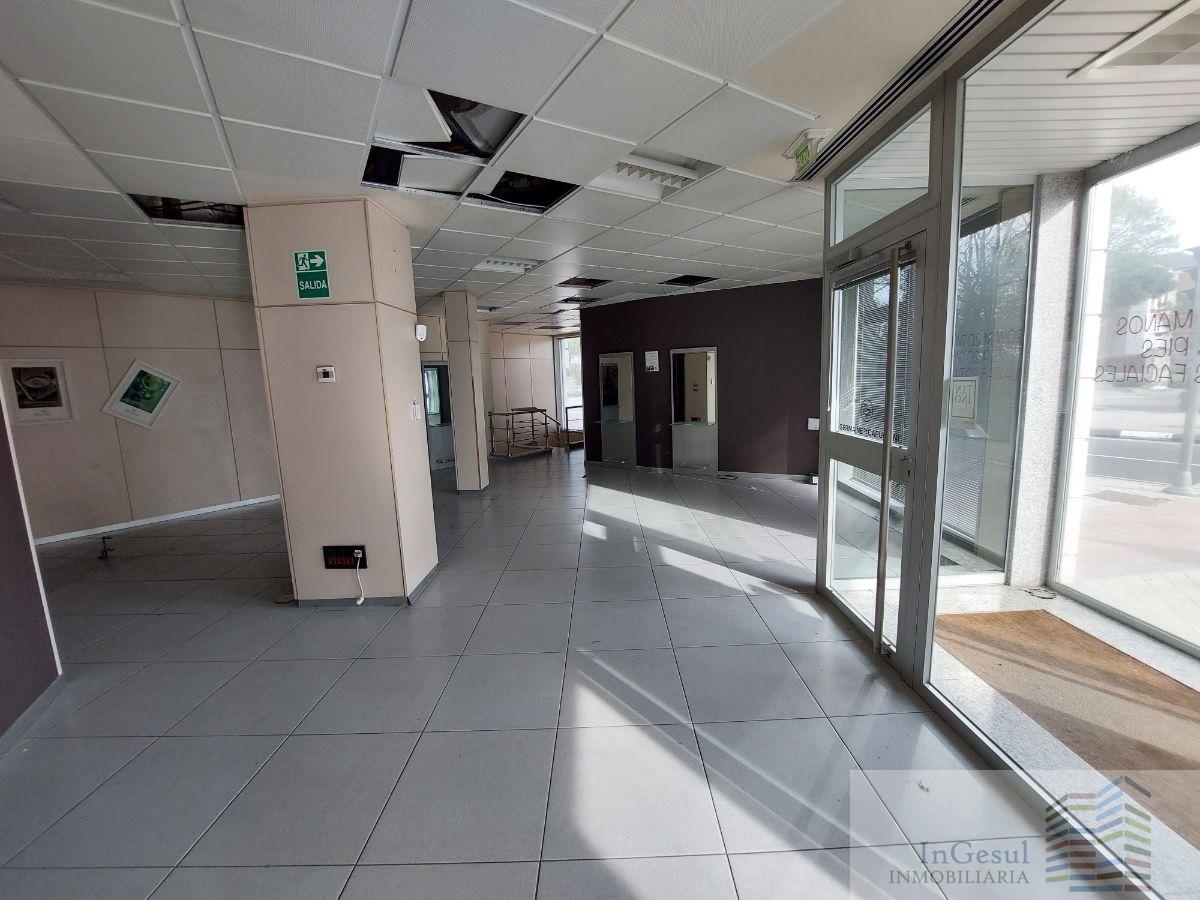 For sale of commercial in Madrid