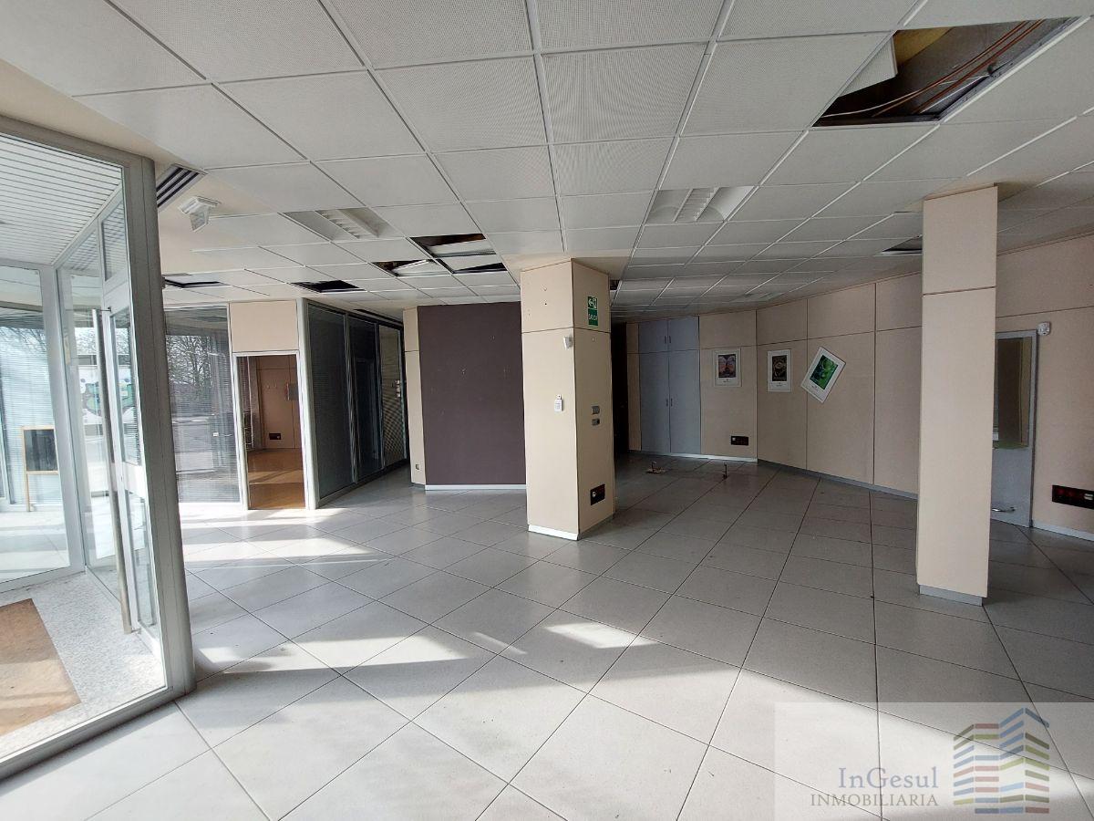 For sale of commercial in Madrid