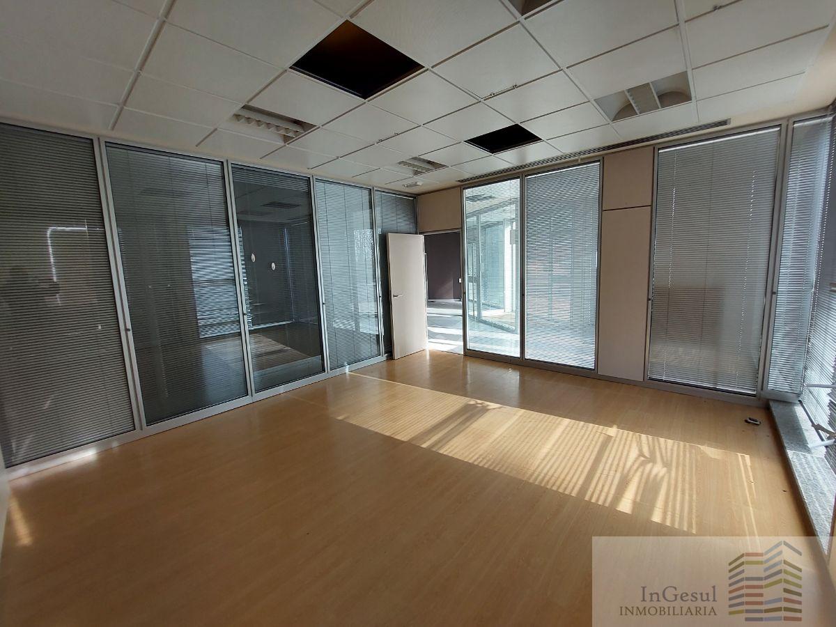 For sale of commercial in Madrid