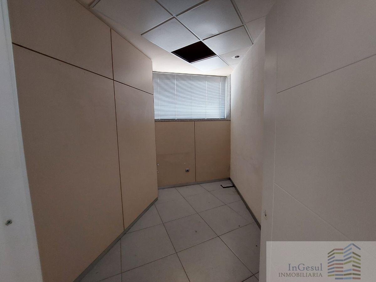 For sale of commercial in Madrid