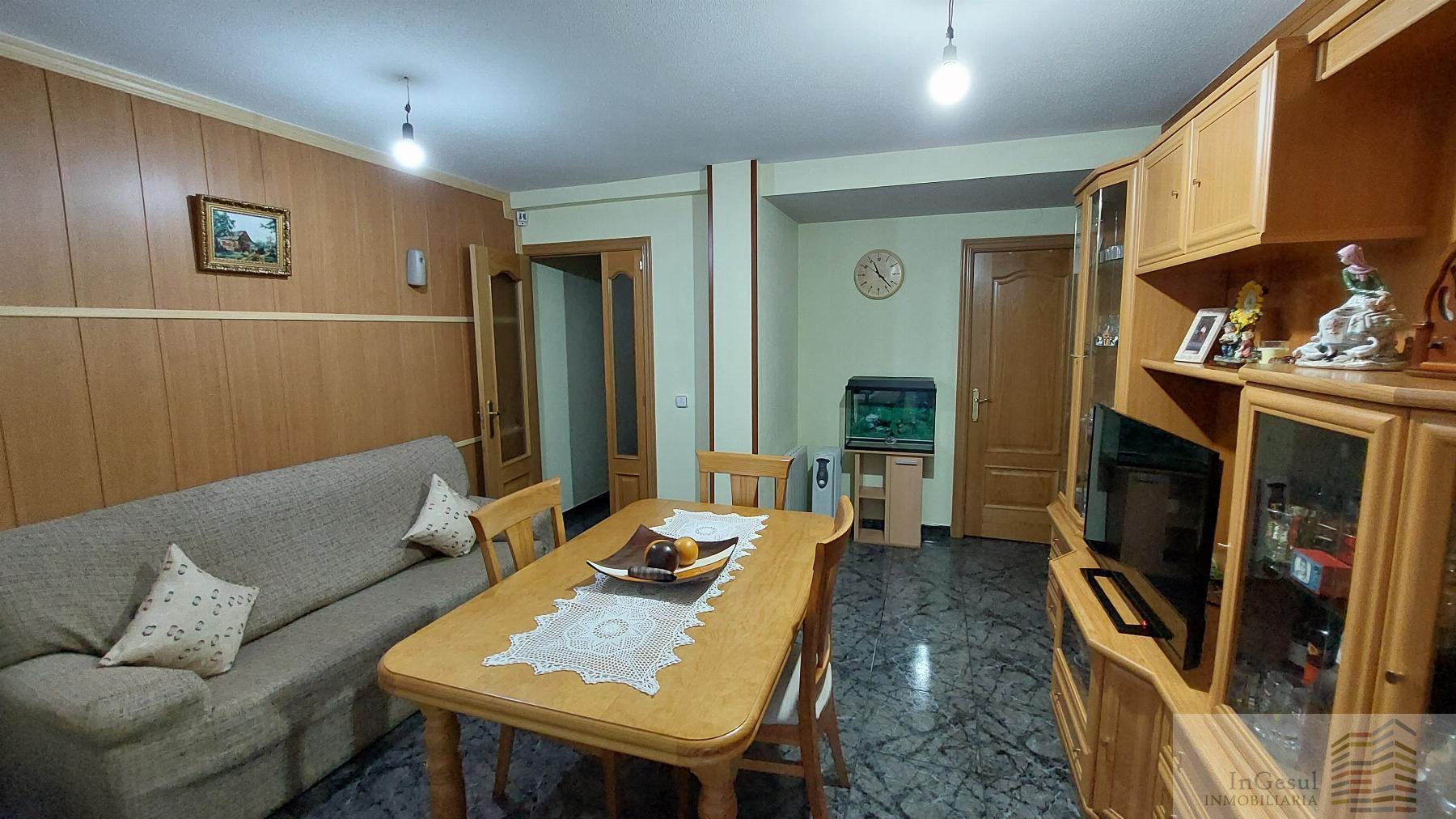 For sale of flat in Alcalá de Henares