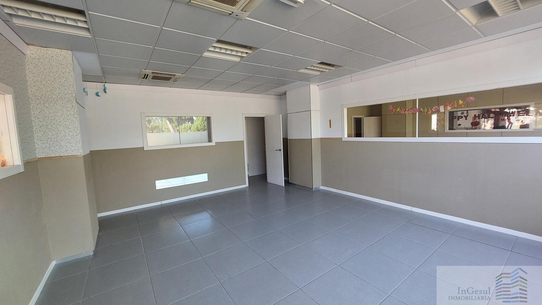 For rent of commercial in Tres Cantos