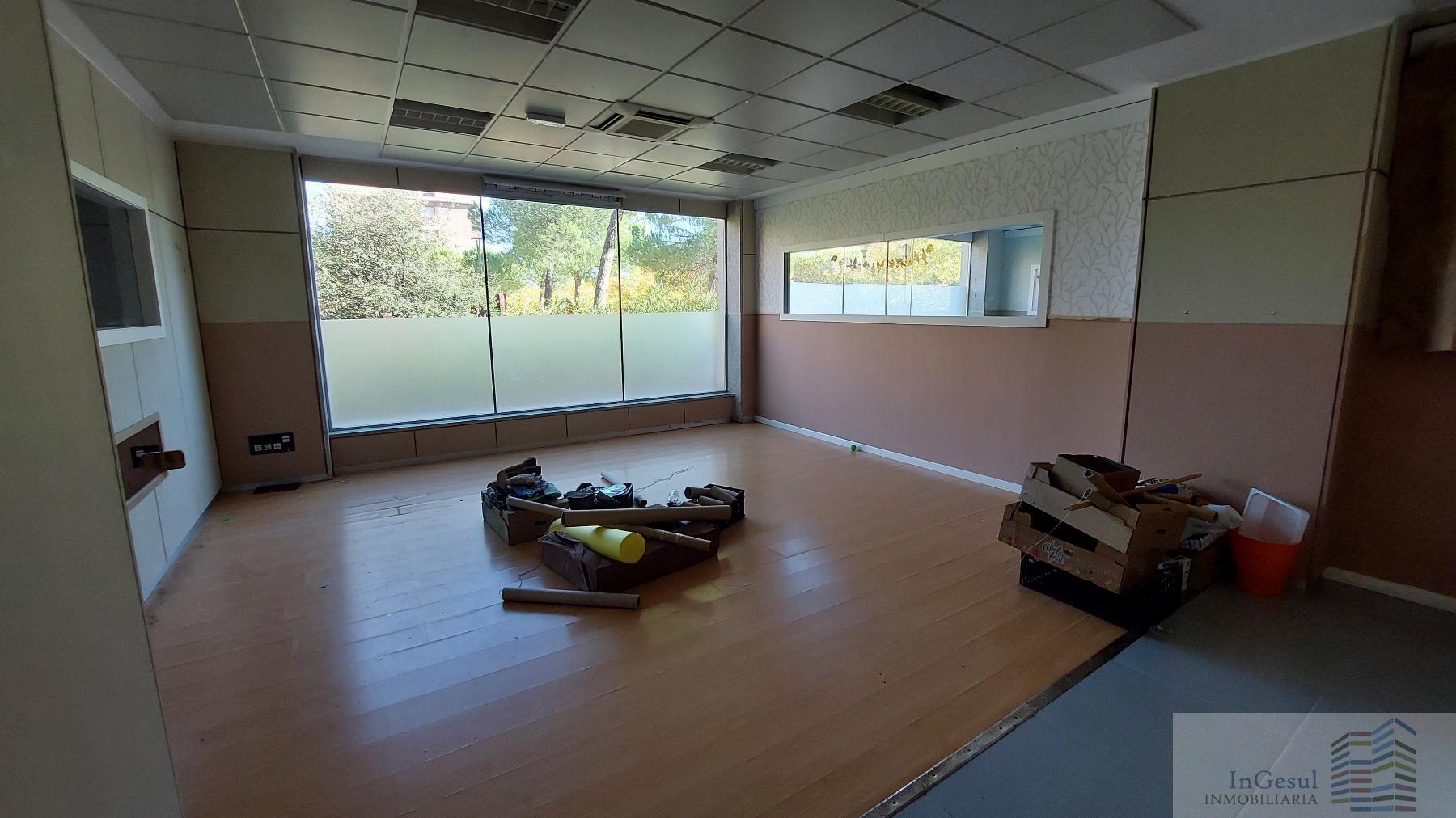 For rent of commercial in Tres Cantos